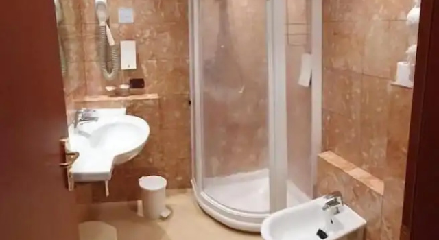 Двухместный номер Economy с балконом и с видом на сад Hotel Diana
