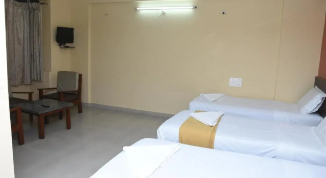 Трёхместный номер Deluxe Hotel Surya Residency Majestic