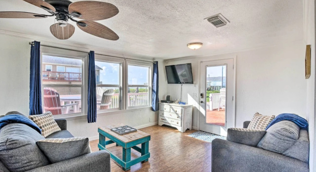 'the Spicy Crab' Freeport Home w/ Beach-view Deck!, Varaa Lomakoti Freeport Houston