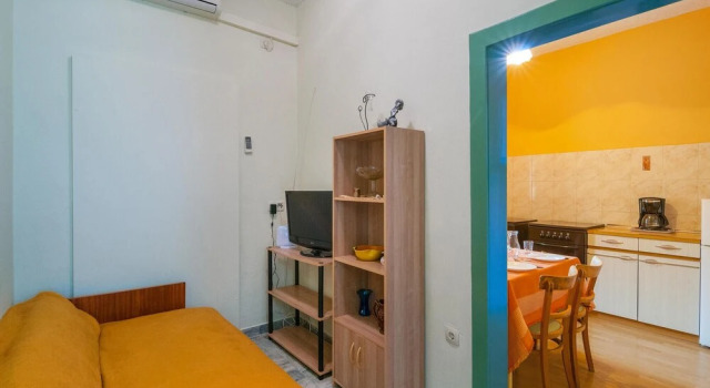 Amazing Home in Lokva Rogoznica With Wifi and 2 Bedrooms, Rezerwuj Hotel Hotele w Split-Dalmatia County z parkingiem, Parking