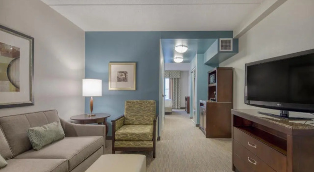 Полулюкс Hilton Garden Inn Durham Southpoint