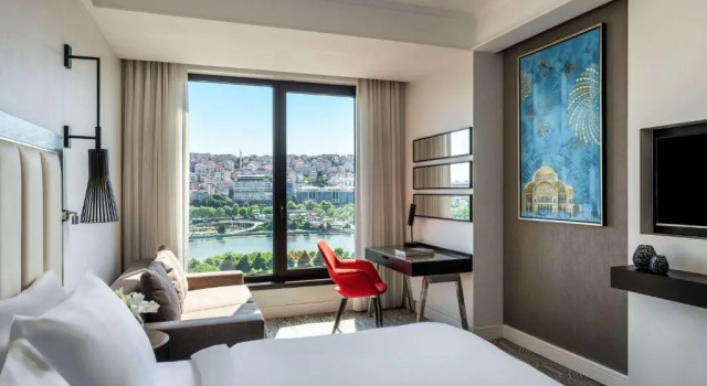 Двухместный номер Deluxe с видом на море Mövenpick Istanbul Hotel Golden Horn