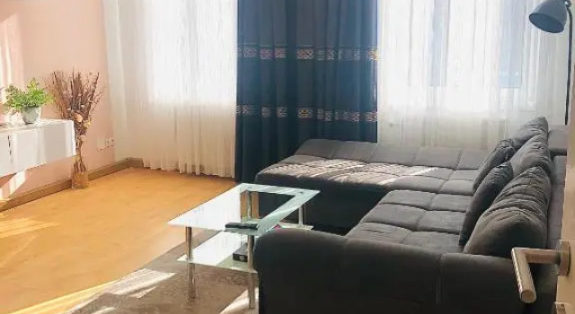 Central 75m² Apartment at Belvedere Palace, Rezerwuj Apartament Hotele w Wiedeń z parkingiem, Parking
