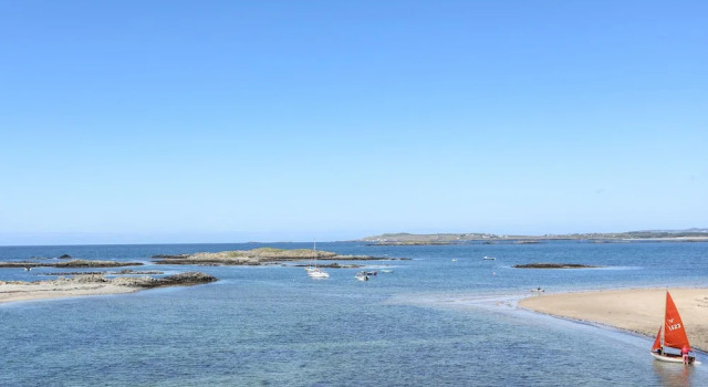 Arkoo, Book Feriehus Llanfaelog Anglesey