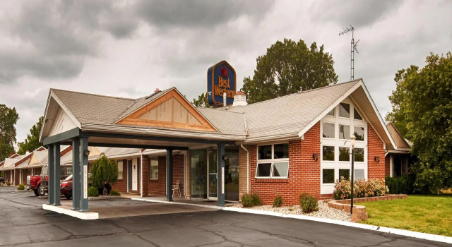Кровать в общем номере Days Inn by Wyndham Wauseon