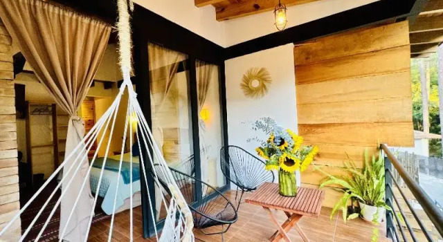 Номер Superior с балконом и с видом на сад Encino House Hotel Boutique