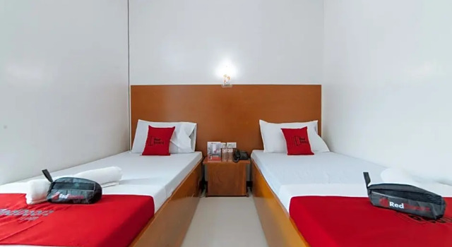 Трёхместный номер Standard RedDoorz @ Old Buswang Road