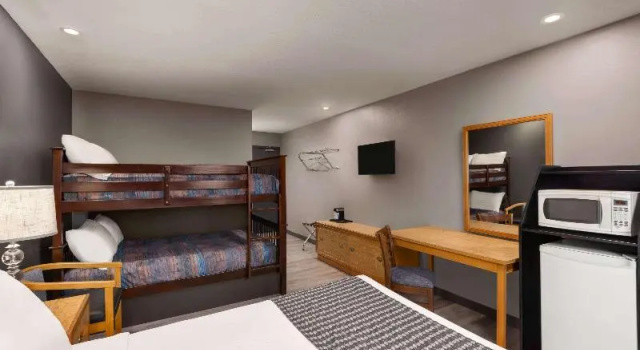 Люкс Travelodge by Wyndham Brandon