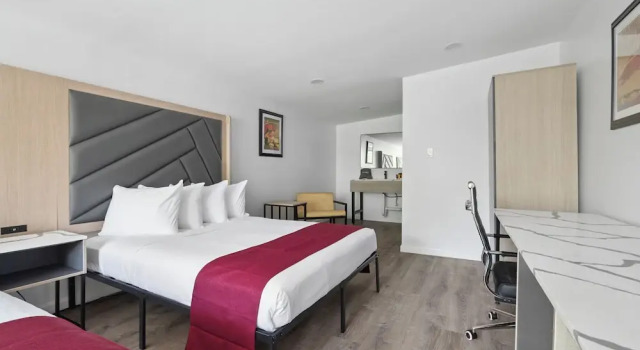 Четырёхместный номер Classic Harkness Brook Inn