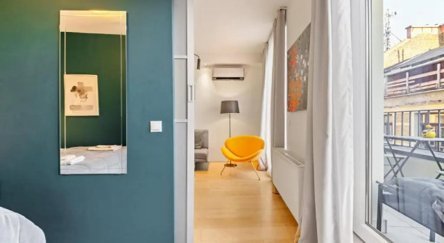 King Street II - 1BR / Sleeps 3 / Balcony (SM07), Забронировать Отель Будапешт Центральная Венгрия, рядом с Станция метро Vorosmarty Square