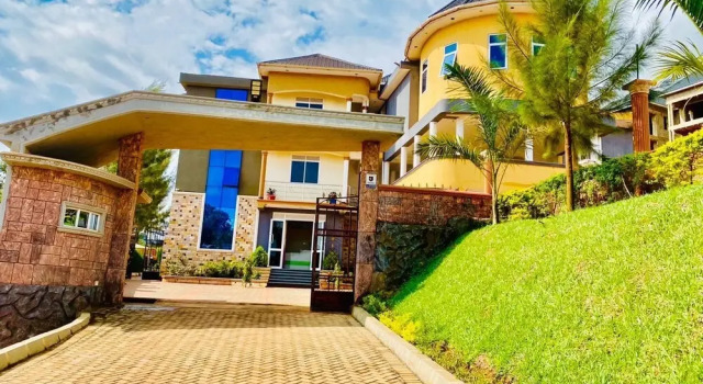 Jebel Hotel and Lounge Buloba, Boek Hotel Kampala Oeganda