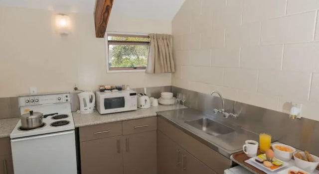 Студия Howick Motor Lodge