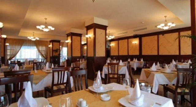 Grand Hotel Perla Ciucașului, Rezerwuj Hotel Hotele w Prahova Valley z parkingiem, Parking