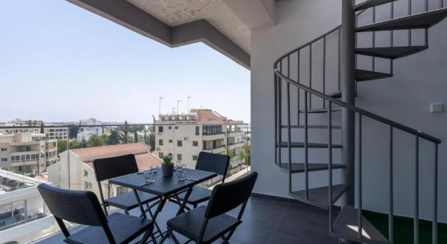 Jay's Penthouse 2-BR Apt W/ Terrace in Larnaca, Book Hotel Larnaka Larnaca Region, near Larnaca Aqueduct