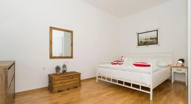 Apartment Dinka with terrace, Prenota Appartamento Hotel a Croatian Islands con parcheggio, Parcheggio
