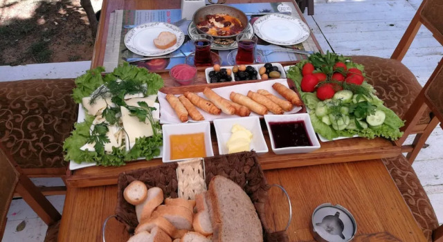 Atlitur Gumusdere Beach Camp, Varaa Hotelli Hotellit Marmara-alue pysäköinnillä, Pysäköinti