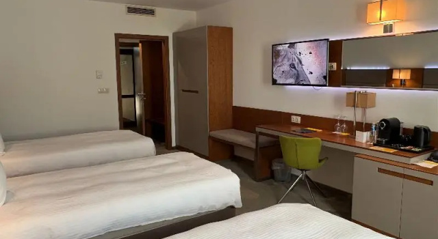 Трёхместный номер Standard Hotel Golden Tulip Varna