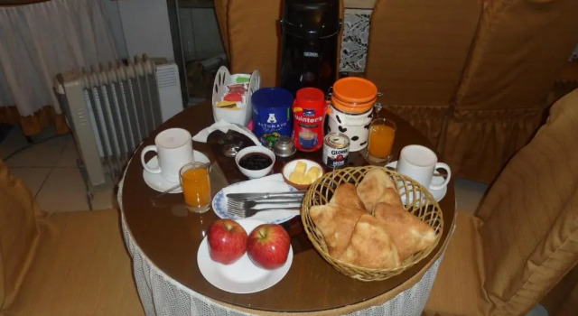 Кровать в общем номере Hostal Virgen de Las Nieves II