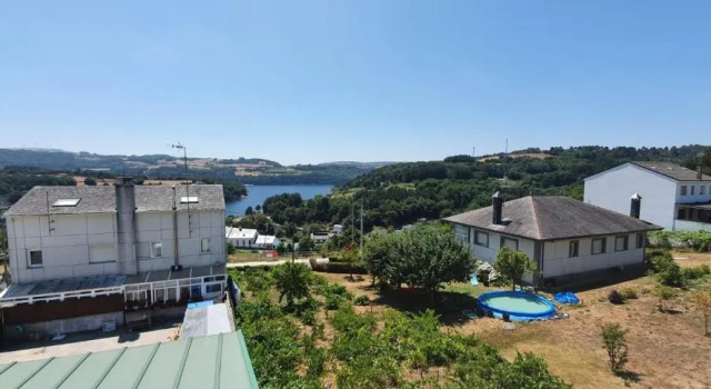 Апартаменты с видом на озеро Apartamentos Portolux