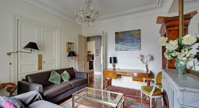 210176 - Comfortable Apartment for 6 People in the Heart of the Grands Boulevards, Забронировать Апартаменты/квартира 10-й округ: Республика Париж, рядом с Oasis d'Aboukir