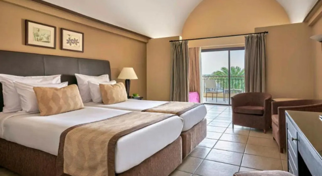 Двухместный семейный номер Superior с видом на море JAZ Lamaya Resort