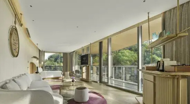Люкс с видом на озеро Xianghu Liberty Manor