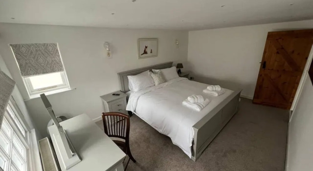 2 Bed Grade 2 - Dates Back to 1500's