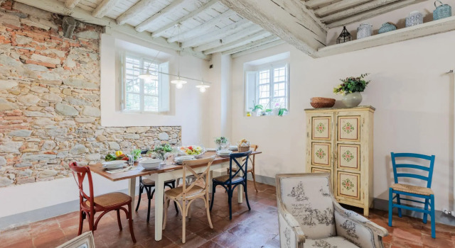 Badia Farmhouse in Badia Cantignano