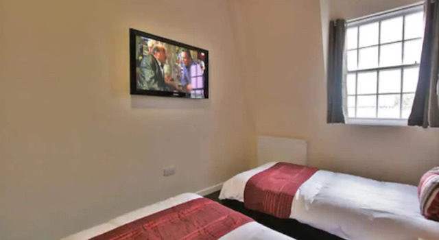 Номер Standard Central Hotel Gloucester by RoomsBooked