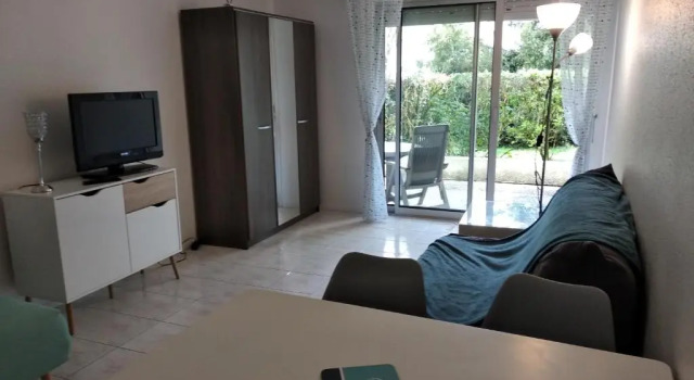 Residence Le Vallon a 180 M de la Plage, Prenota Appartamento Hotel a Aquitania con parcheggio, Parcheggio