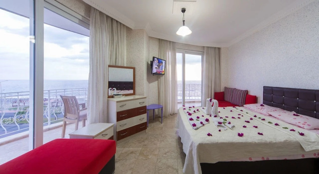 Одноместный номер Standard с балконом и с видом на море Milano Beach Family Hotel