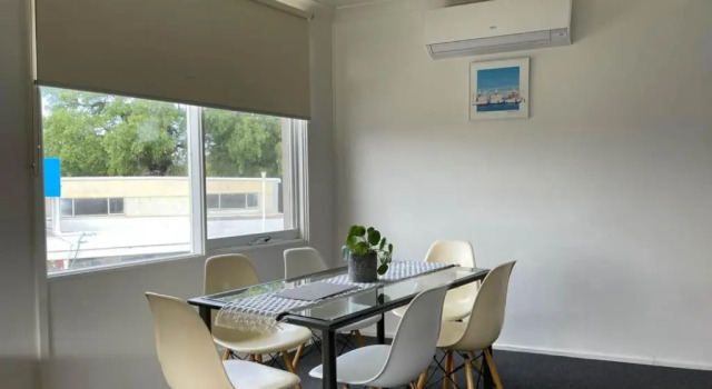 Апартаменты Moody's Beach Apartment