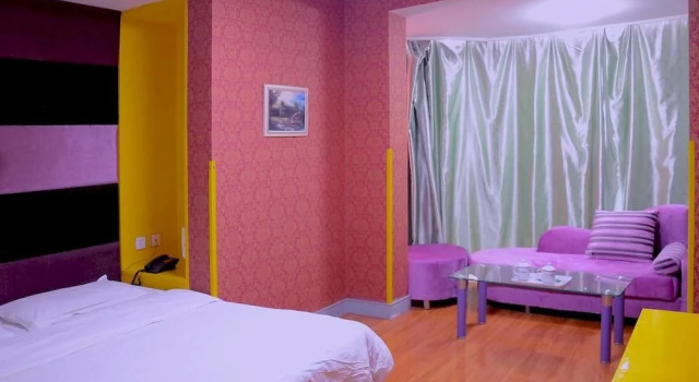 Shiyan Spring Fashion Hotel, Prenota Hotel Hotel a Hubei con parcheggio, Parcheggio