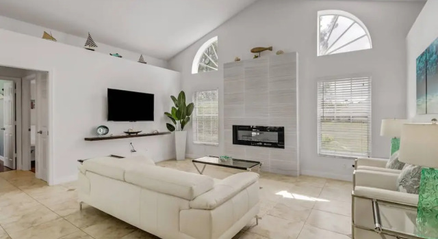 2203 Cape Coral Pkwy W