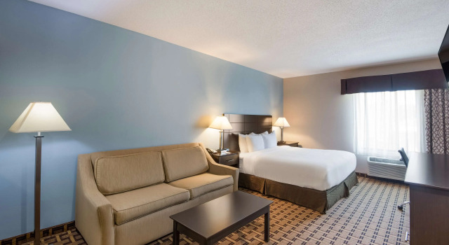 SureStay Plus Hotel by Best Western Coralville Iowa City, Забронировать Отель Айова-Сити Айова, рядом с Johnson County Historical Society