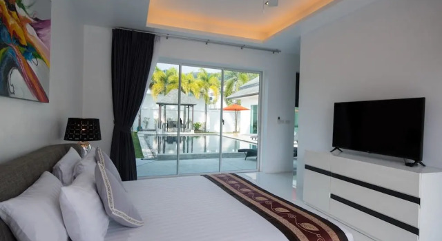 Kamala Contemporary 3 Bedrooms Pool Villa