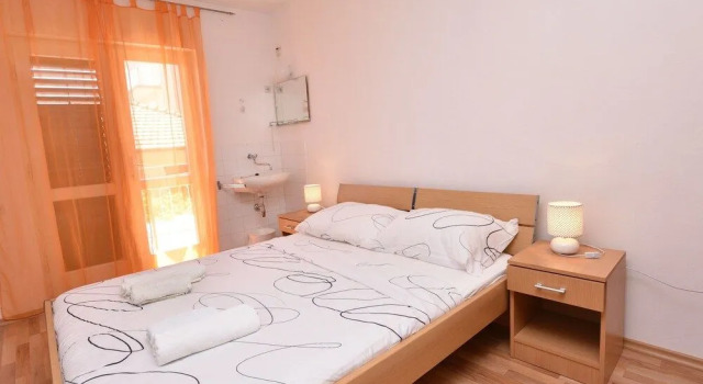 Apartments Pasko, Забронировать Апартаменты/квартира Отели Примоштен с парковкой, рядом с Пляж Затока, Парковка