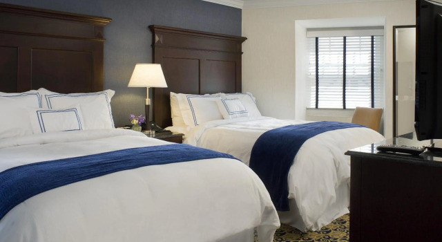 Newport Beach Hotel & Suites