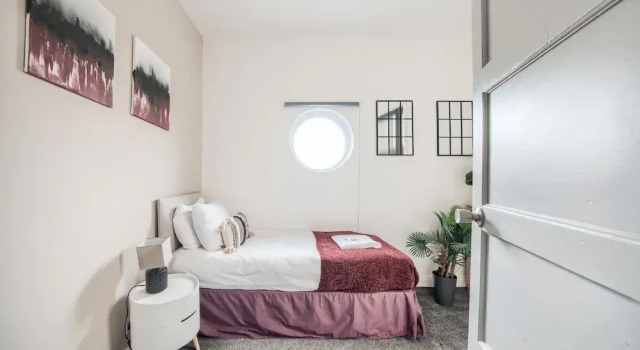 Sleeps7-pet&familyfriendly With Parking, Забронировать Дом для отпуска Коттеджи Ковентри, Коттедж