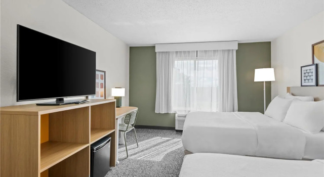 Четырёхместный номер Standard Spark By Hilton Traverse City