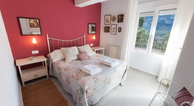 Pinos, Reservar Hotel Bárig Valência