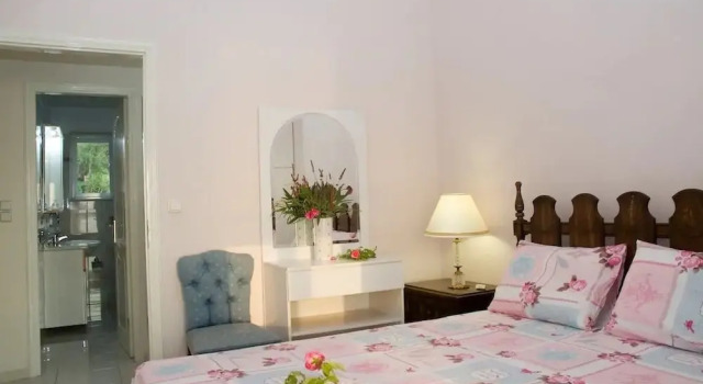 Romantic Sunsets 300m From The Beach
