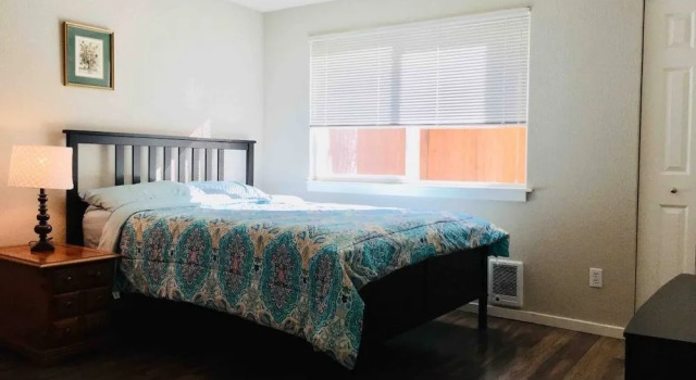 Апартаменты Comfort Escape at Eastside Condo and Townhomes