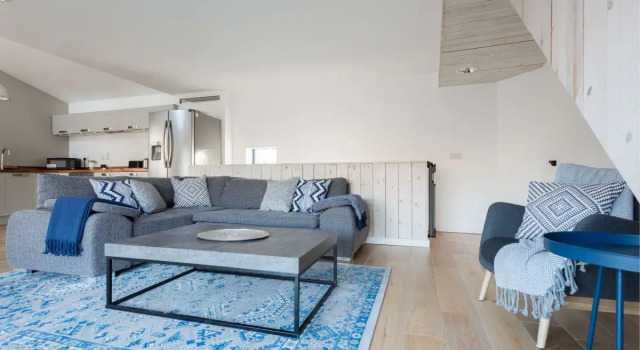 The Cliffside Loft - Distinctly Modern 3BDR Riverside Home, Забронировать Отель Отели Англии 3 звезды, 3*