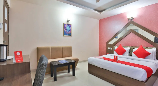 OYO 4161 Hotel Shailly Inn, Boek Hotel Vastrapur 