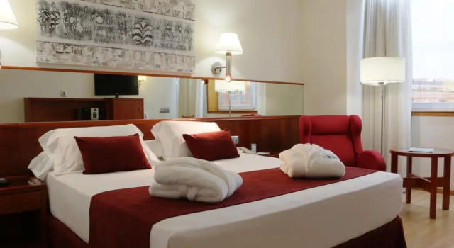 Двухместный номер Superior Ilunion Les Corts Spa