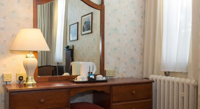 Одноместный номер Standard Adelphi Hotel