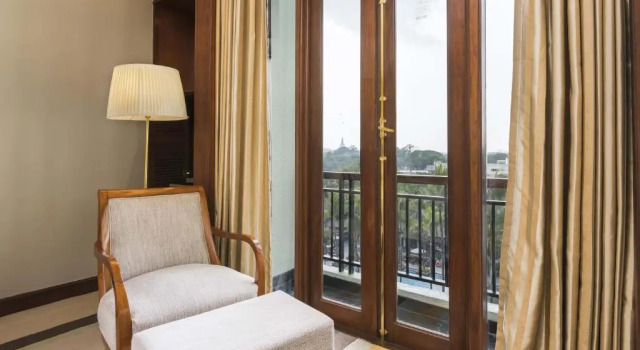 Двухместный номер Deluxe Отель Chatrium Royal Lake Янгон