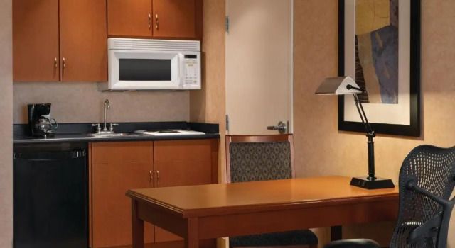 Люкс Hampton Inn & Suites by Hilton Langley-Surrey