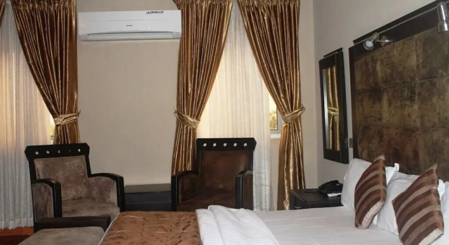 Люкс Executive Orchid Hotels Group